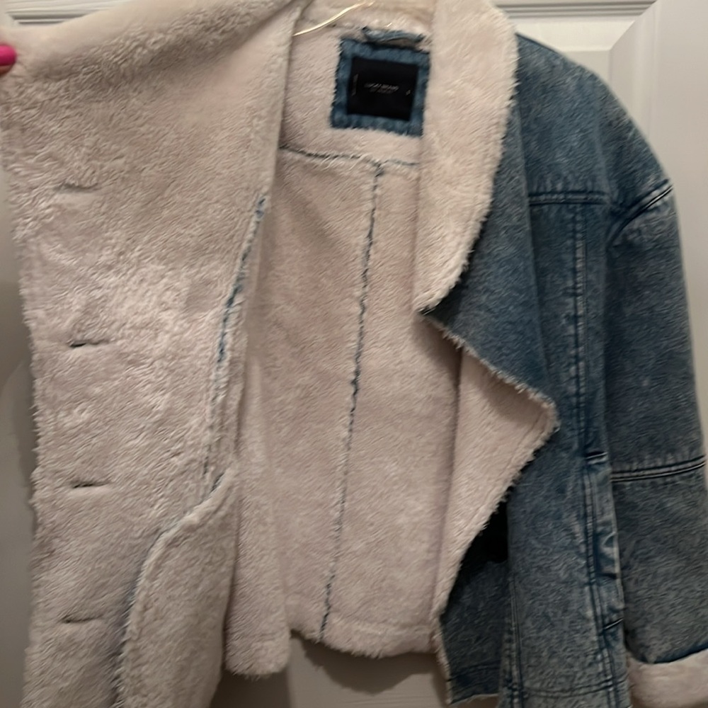 Lucky Brand Blue Denim Jacket with White Faux Fur - Picture 4 of 5